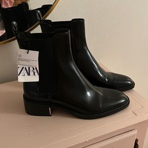 Brand new Zara metal trim ankle boot